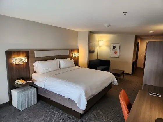 Standard Oda, 1 En Büyük (King) Boy Yatak, Engellilere Uygun (Comm & Mobil, Accessible Tub)