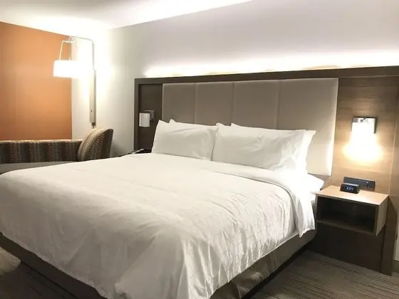 Standard Oda, 1 En Büyük (King) Boy Yatak (Extra Floor Space)
