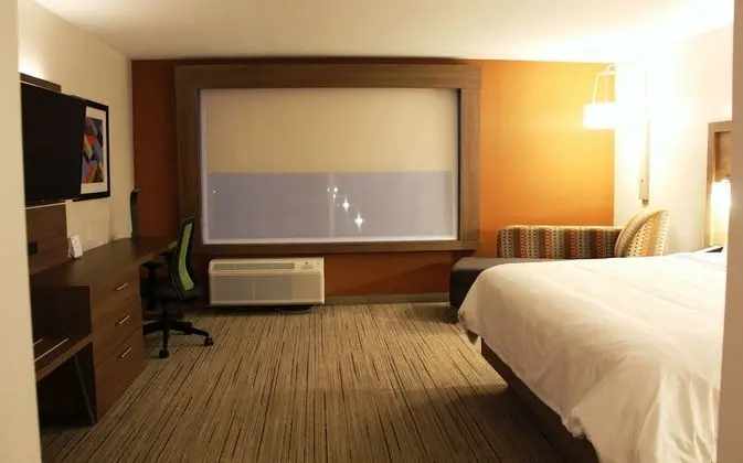 Standard Oda, 1 En Büyük (King) Boy Yatak (Extra Floor Space)