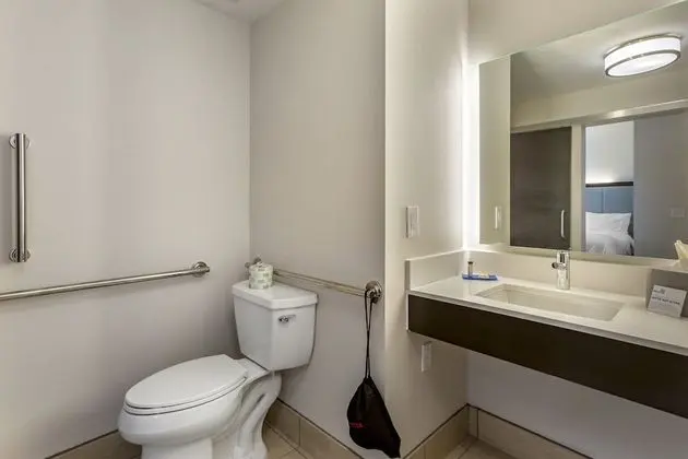 Standard Oda, 1 En Büyük (King) Boy Yatak (Extra Floor Space)