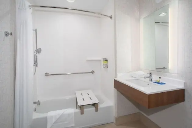 Süit, 1 En Büyük (King) Boy Yatak, Engellilere Uygun (Transfer Shower)