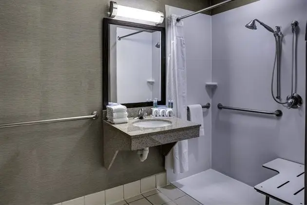 Süit, 1 Yatak Odası, Engellilere Uygun (2 Qn, Comm, Mobil Rl Shr)