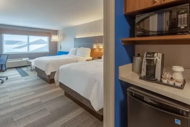 Süit (2 Queens & 1 Sofa Bed)