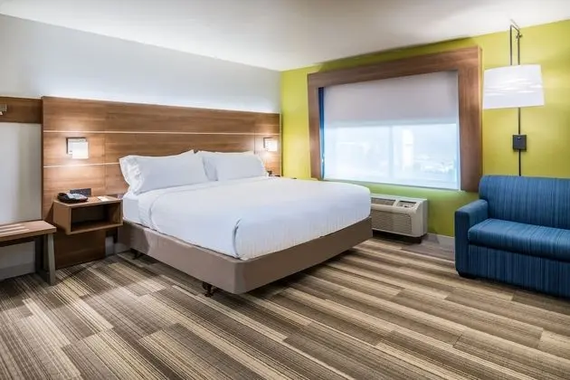 Süit, 1 En Büyük (King) Boy Yatak ve Çekyat (Extra Floor Space)