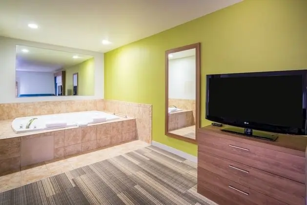 Süit, 1 En Büyük (King) Boy Yatak ve Çekyat (Extra Floor Space)