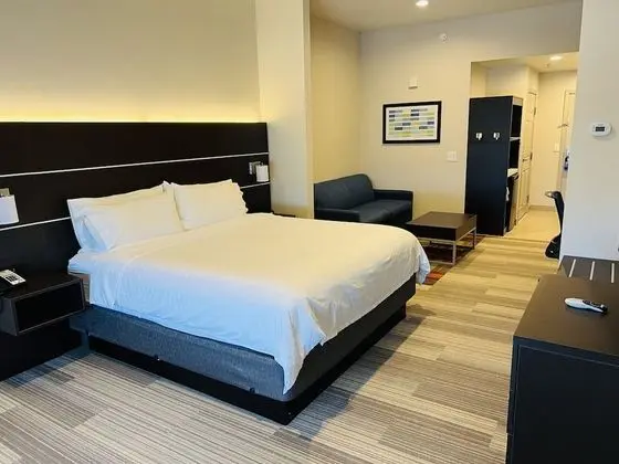 Standard Oda, 1 En Büyük (King) Boy Yatak, Engellilere Uygun (Accessible Tub)