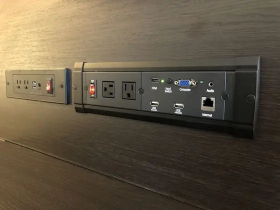 Standard Oda, 1 En Büyük (King) Boy Yatak, Engellilere Uygun (Mobility Roll-In Shower)