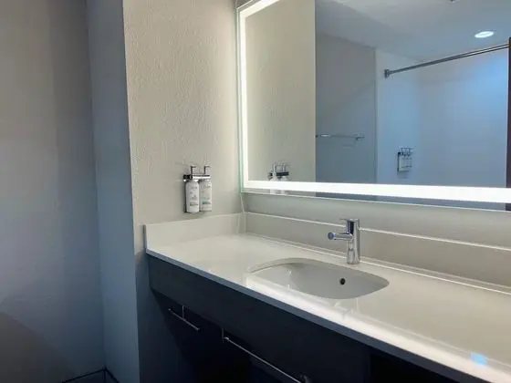 Standard Oda, 1 En Büyük (King) Boy Yatak (Extra Floor Space)