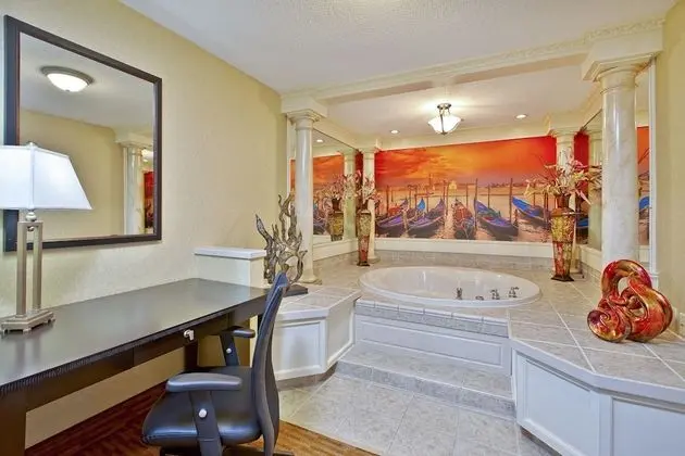 Süit, 1 En Büyük (King) Boy Yatak, Sıcak Su Küveti, Avlu Manzaralı