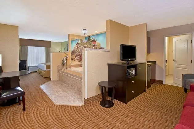 Süit, 1 En Büyük (King) Boy Yatak, Sıcak Su Küveti, Avlu Manzaralı