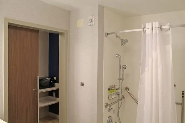 Süit, 1 En Büyük (King) Boy Yatak, Engellilere Uygun (Mobil Tub, Extra Living)
