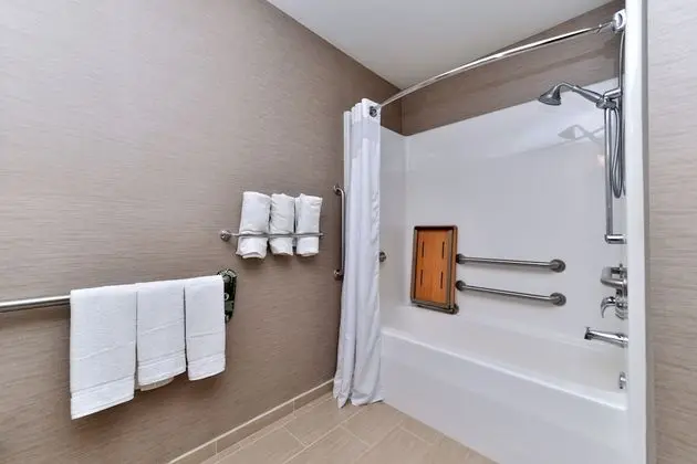 Standard Oda, 1 En Büyük (King) Boy Yatak, Engellilere Uygun (Mobility Tub)