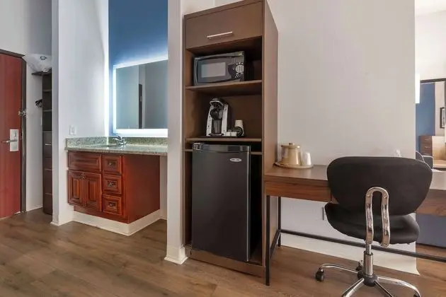 Standard Oda, 1 En Büyük (King) Boy Yatak, Sigara İçilmez (Larger Room;with Sofabed)