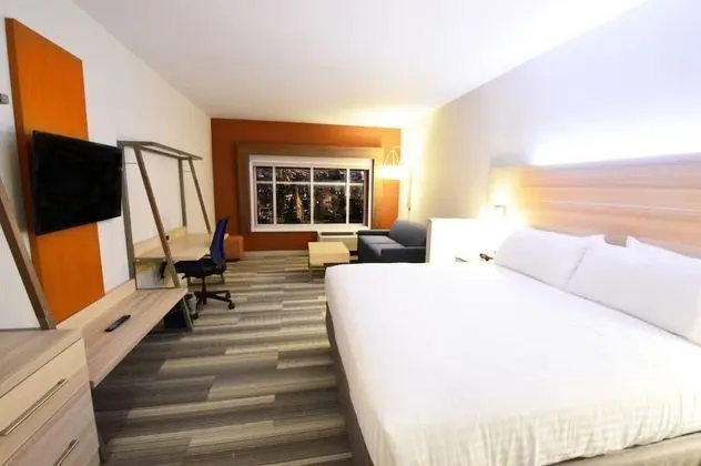 Süit, 1 En Büyük (King) Boy Yatak, Engellilere Uygun (Comm, Addl Living Area)