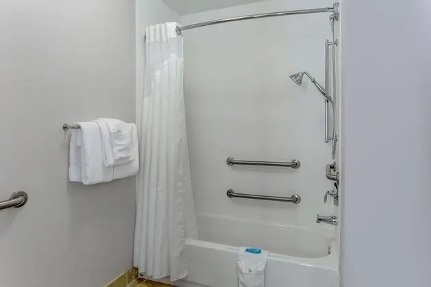 Standard Oda, 1 En Büyük (King) Boy Yatak, Engellilere Uygun (Comm, Mobil Roll Shwr)