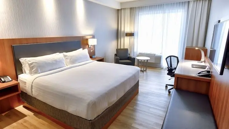 Standard Oda, 1 En Büyük (King) Boy Yatak, Engellilere Uygun (Mobility, Accessible Tub)