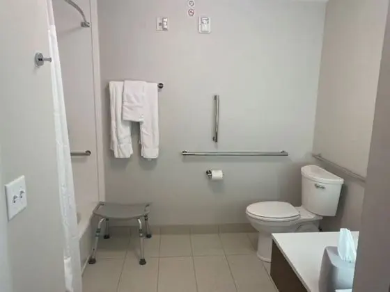 Standard Oda, 1 En Büyük (King) Boy Yatak, Engellilere Uygun (Mobility)