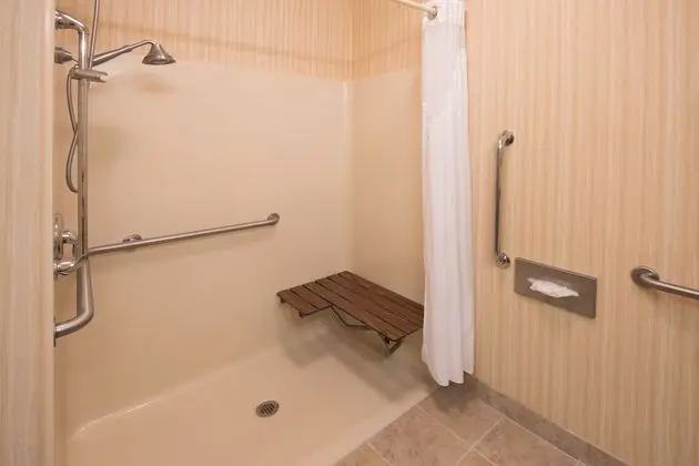 Standard Oda, 2 Tek Kişilik Yatak, Engellilere Uygun (Hearing, Roll-In Shower)
