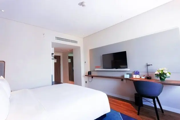 Standard Oda, 1 En Büyük (King) Boy Yatak, Şehir Manzaralı (High Floor)