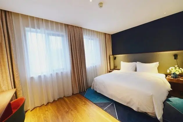 Standard Oda, 1 En Büyük (King) Boy Yatak, Şehir Manzaralı (High Floor)