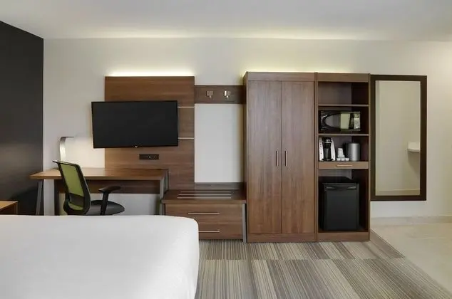 Standard Oda, 1 En Büyük (King) Boy Yatak (Extra Floor Space)