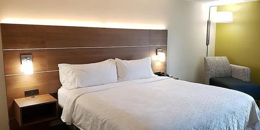 Standard Oda, 1 En Büyük (King) Boy Yatak, Engellilere Uygun (Access Tub)