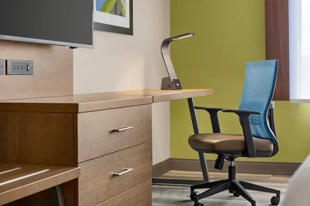 Standard Oda, 2 Büyük (Queen) Boy Yatak, Engellilere Uygun (Communications)