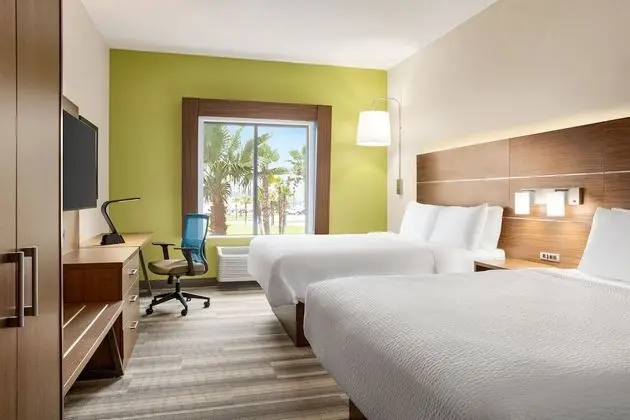 Standard Oda, 2 Büyük (Queen) Boy Yatak, Engellilere Uygun (Communications)