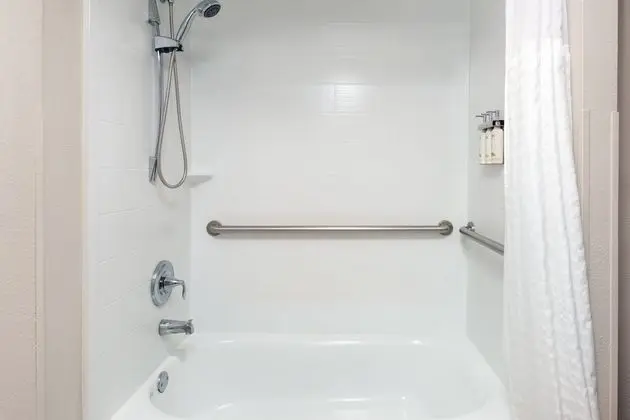 Standard Oda, 1 En Büyük (King) Boy Yatak, Engellilere Uygun (Mobil Tub)