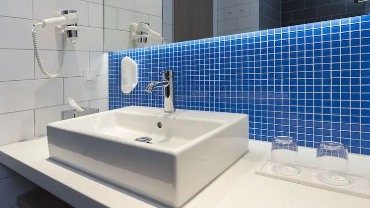 Standard Oda, 1 Büyük (Queen) Boy Yatak (Walk-In Shower)