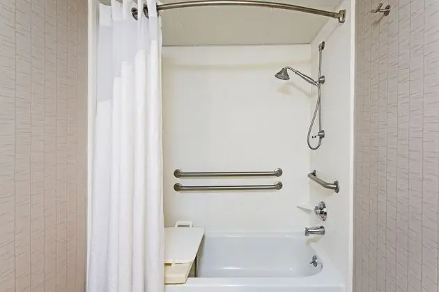 Standard Oda, 1 En Büyük (King) Boy Yatak, Engellilere Uygun (Hearing)