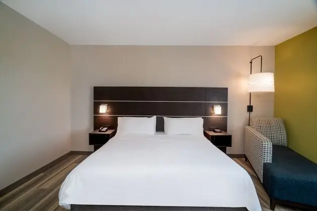 Standard Oda, 1 En Büyük (King) Boy Yatak (LEISURE)