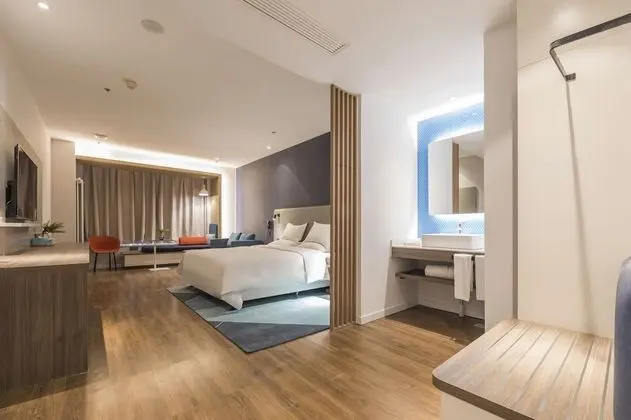 Standard Oda, 1 En Büyük (King) Boy Yatak (Extra Floor Space)