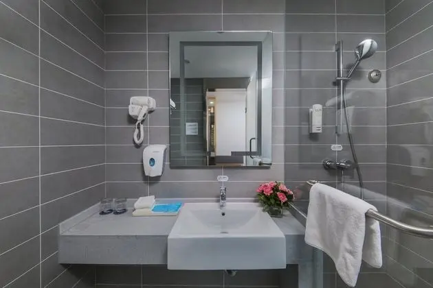 Standard Oda, 1 En Büyük (King) Boy Yatak (Extra Floor Space)
