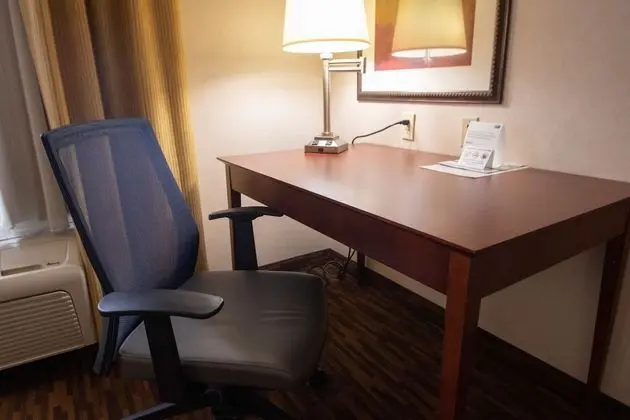 Standard Oda, 2 Büyük (Queen) Boy Yatak, Engellilere Uygun (HEARING)