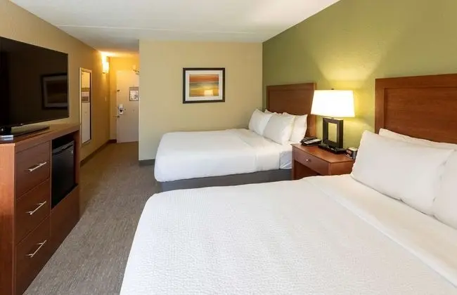 Standard Oda, 2 Büyük (Queen) Boy Yatak, Veranda, Havuz Manzaralı