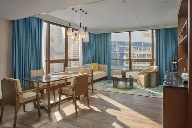Süit, 1 Yatak Odası, Business Dinlenme Salonu Kullanımı (High Floor)