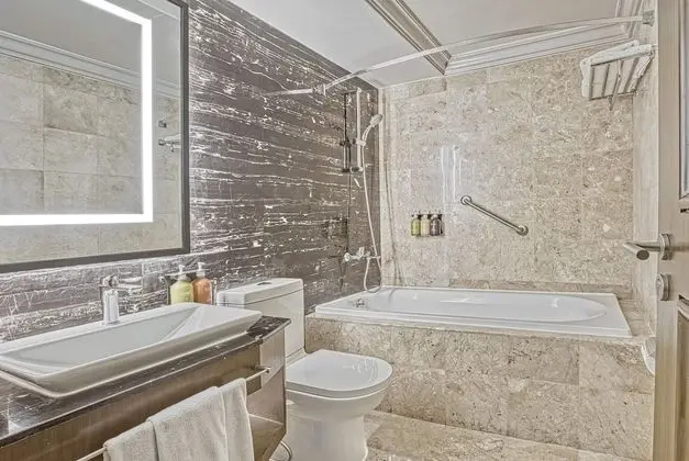 Süit, 2 Yatak Odası, Business Dinlenme Salonu Kullanımı
