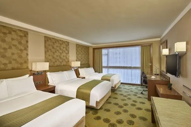 Premium Oda, Birden Çok Yatak (3 Double Beds)
