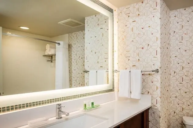 Standard Oda, 2 Büyük (Queen) Boy Yatak, Şehir Manzaralı, Köşe (Corner Room)