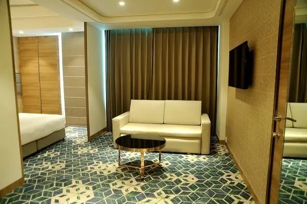 Premium Oda, 1 En Büyük (King) Boy Yatak, Sigara İçilmez, Balkon