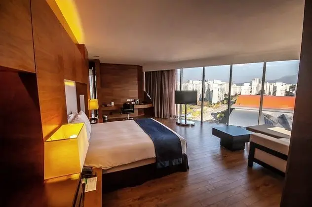 Süit, 1 Yatak Odası (1 King Bed, Top Floor)