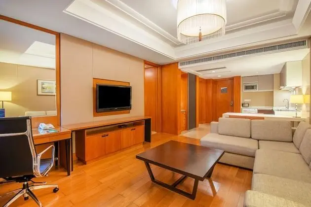Süit, 1 En Büyük (King) Boy Yatak, Mutfak (Living Dining Area)