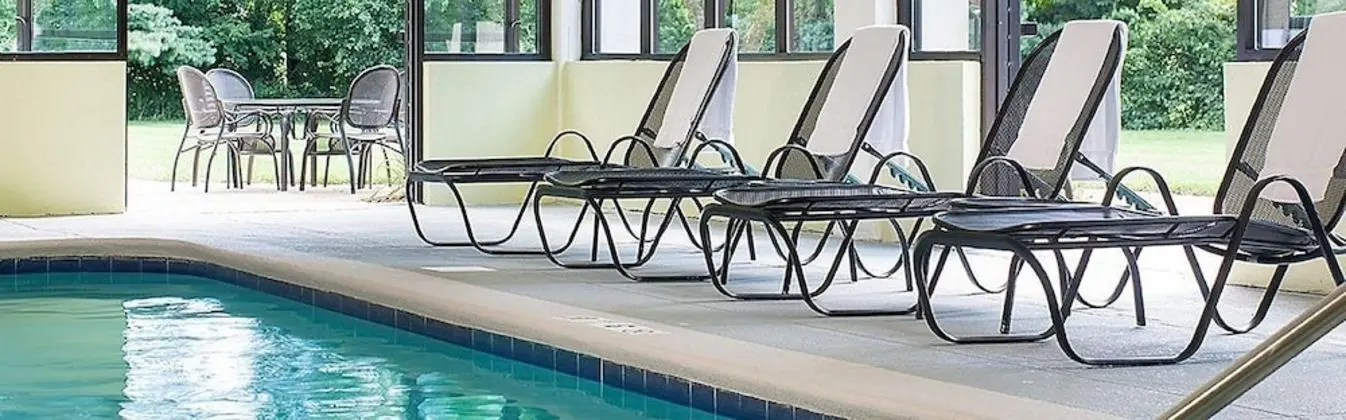 Standard Oda, 1 En Büyük (King) Boy Yatak, Engellilere Uygun (Mobility Roll-In Shower)