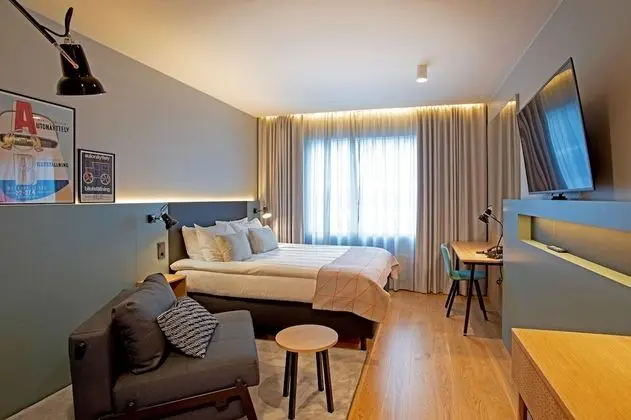 Standard Oda, 1 Büyük (Queen) Boy Yatak (Chair Bed)