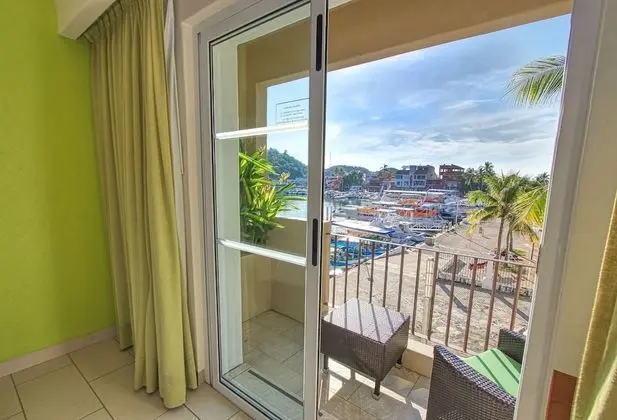 Standard Oda, 2 Büyük (Queen) Boy Yatak, Marina Manzaralı (with Minifridge)