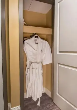 Oda, 2 Büyük (Queen) Boy Yatak, Engellilere Uygun