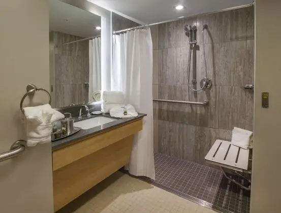 Oda, 2 Büyük (Queen) Boy Yatak, Engellilere Uygun