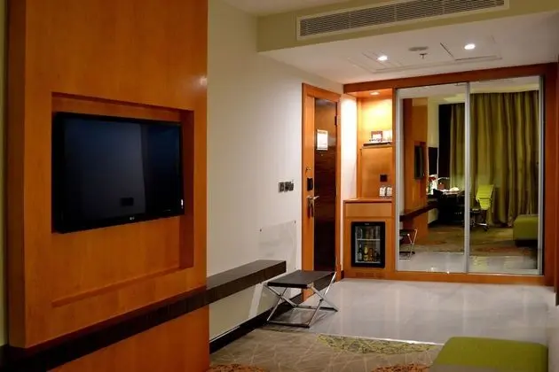 Süit, 1 Yatak Odası, Sigara İçilebilir (1 King Bed)