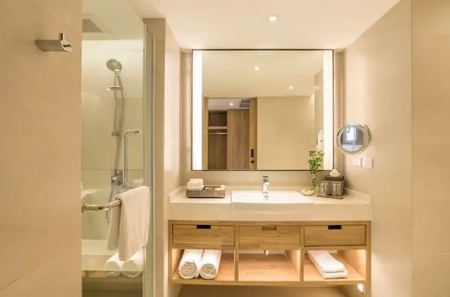 Premium Oda, 1 En Büyük (King) Boy Yatak, Balkon, Bahçe Manzaralı